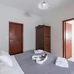 Anezina Villas Perissa (Santorini)