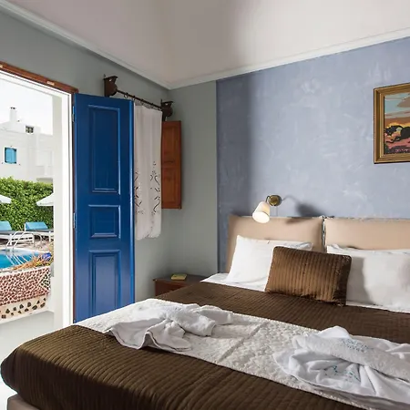 Anezina Lägenhetshotell Perissa (Santorini)