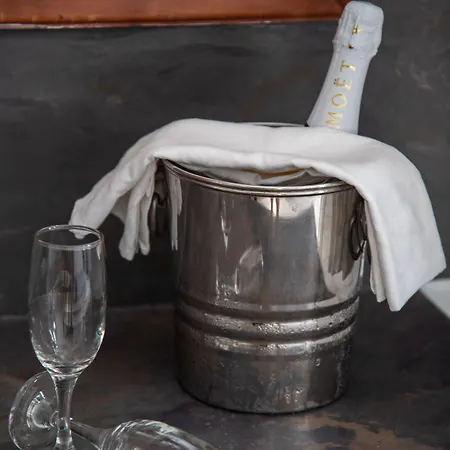 Anezina Perissa (Santorini)