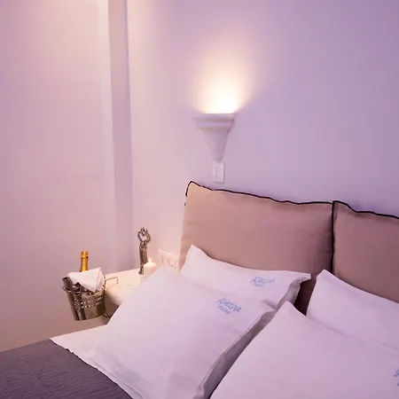 Anezina Aparthotel Perissa (Santorini)