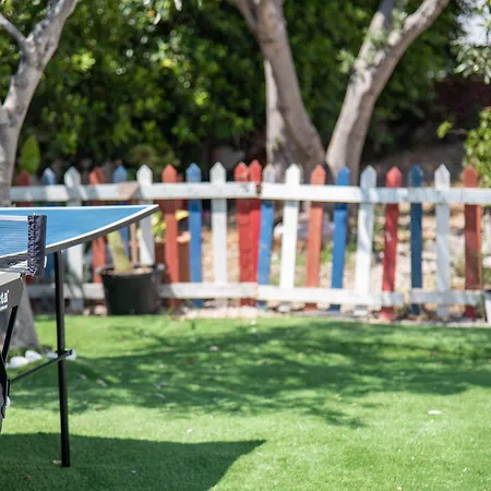 Anezina Aparthotel Perissa (Santorini)