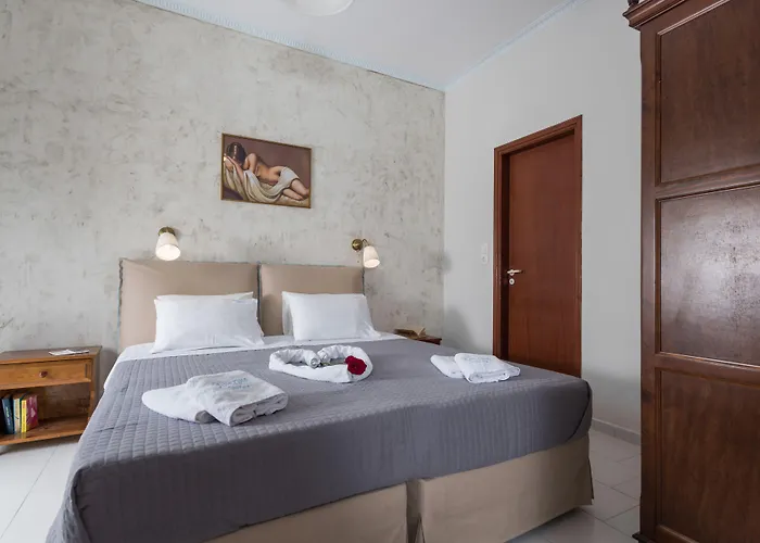 Apartahotel Anezina Perissa (Santorini)