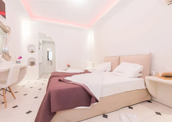 Anezina Villas Perissa (Santorini)