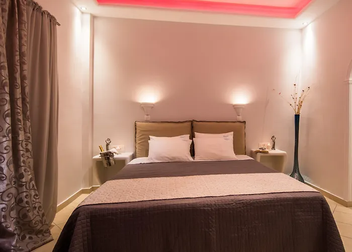 Apartahotel Anezina Perissa (Santorini)