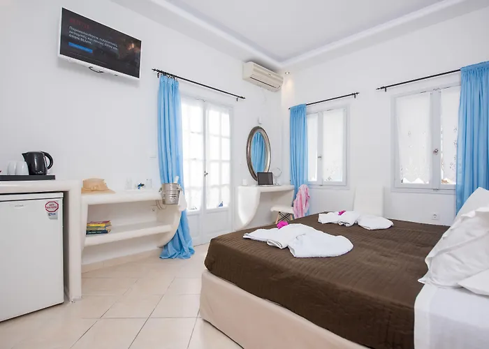 Anezina Apartahotel Perissa (Santorini)