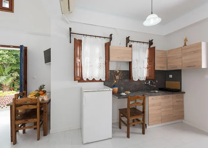 Anezina Villas Perissa (Santorini)