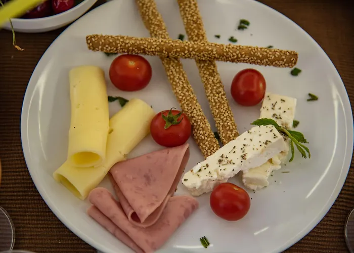 Apartahotel Anezina Perissa (Santorini)